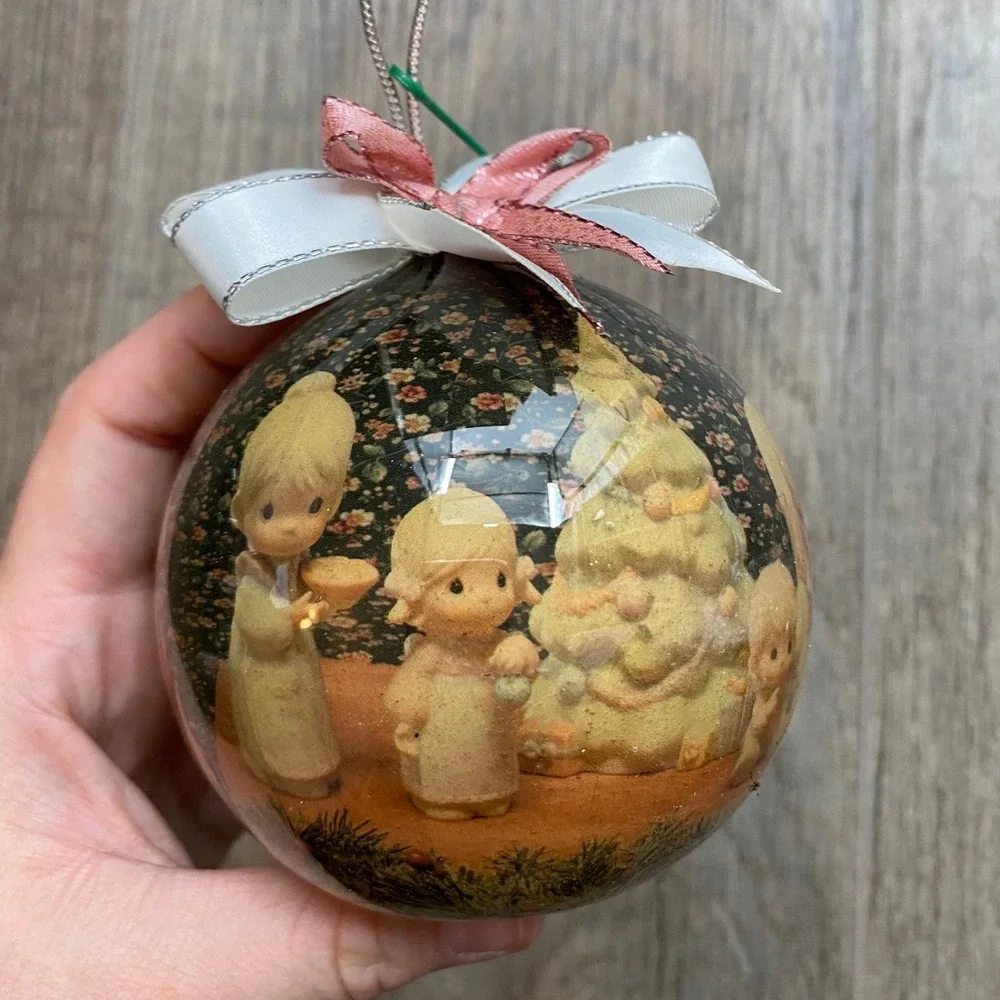 Vintage 1993 Enesco Precious Moments Christmas Ball Ornament 601-258 New in Box